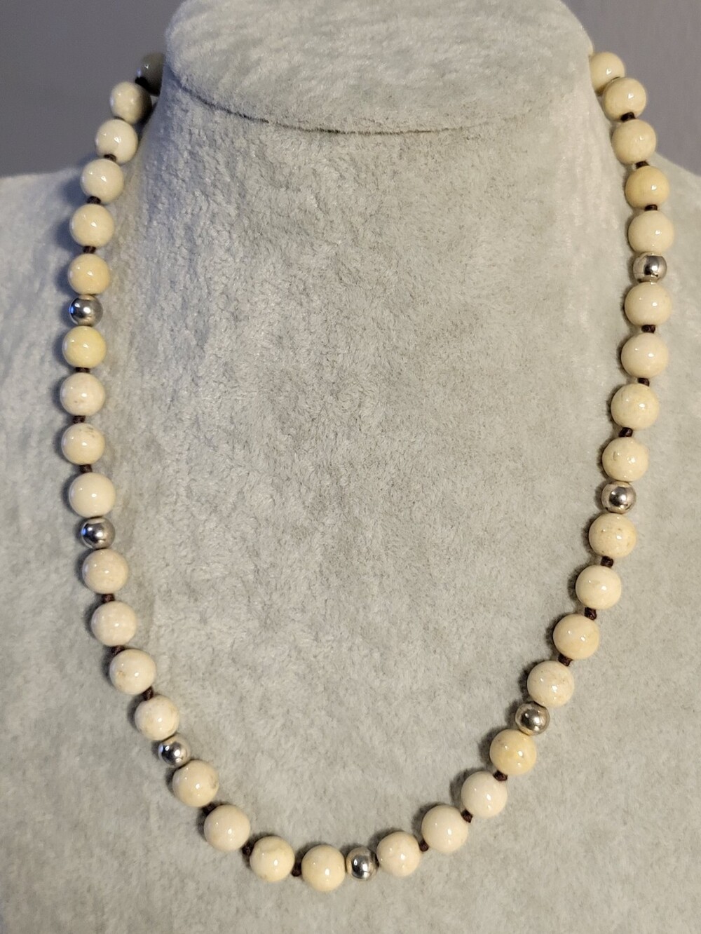 Vintage Natural Creamy White Magnesite Statement Necklace – Earthy Boho Southwes